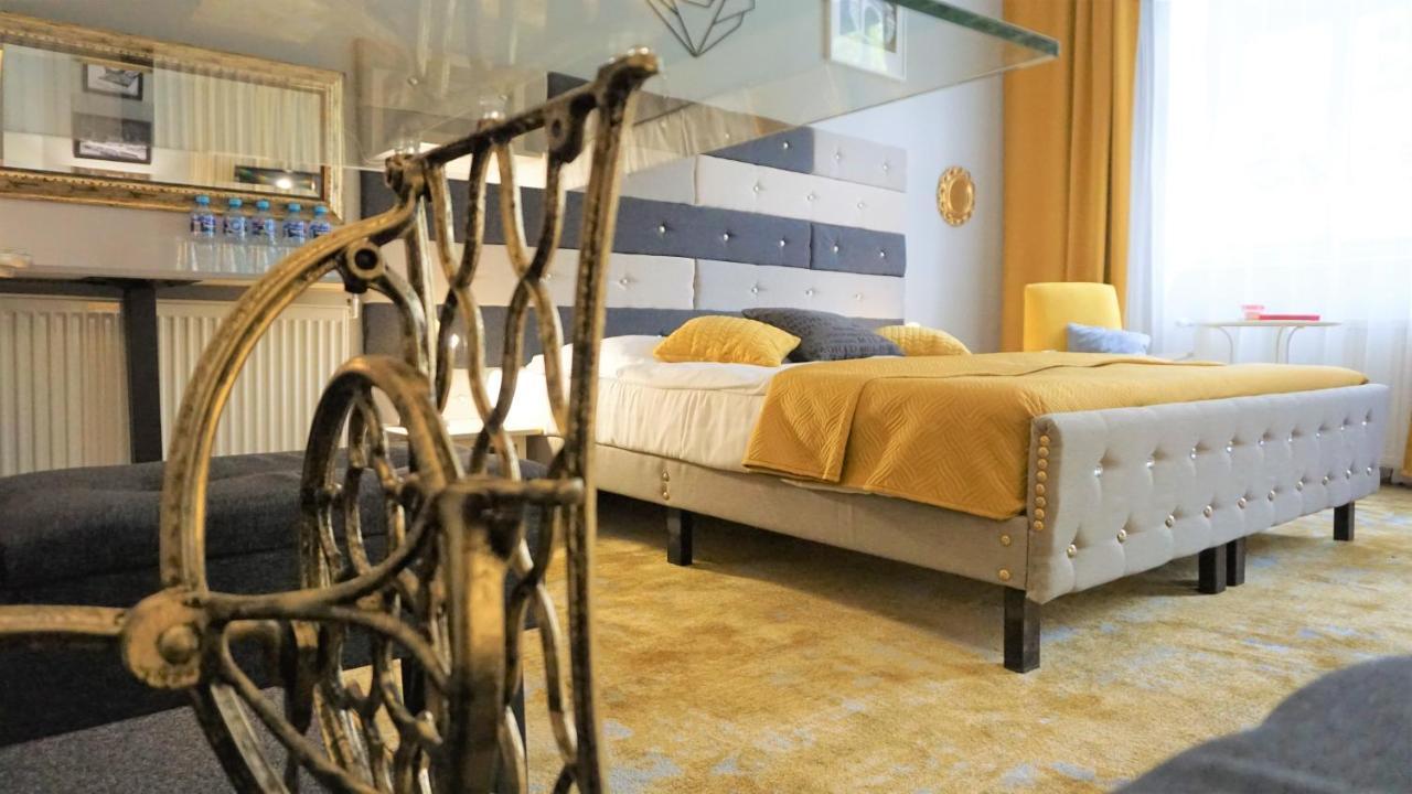 Explorer B&B Old Town Rooms & Apartment #Don'T Be A Tourist, Be An Explorer! Poznan Exterior foto